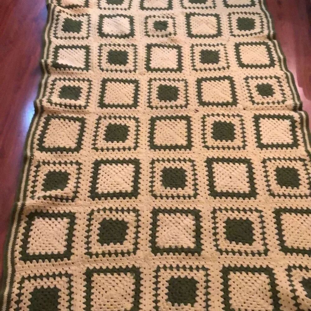 Vintage Grandmas afghan, hand, knitted blanket ￼throw rectangular loden Green an